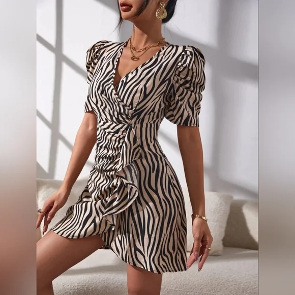 Women's Zebra Stripe Print Surplice Neck Draped Puff Sleeve Dress - Picture 4 of 7